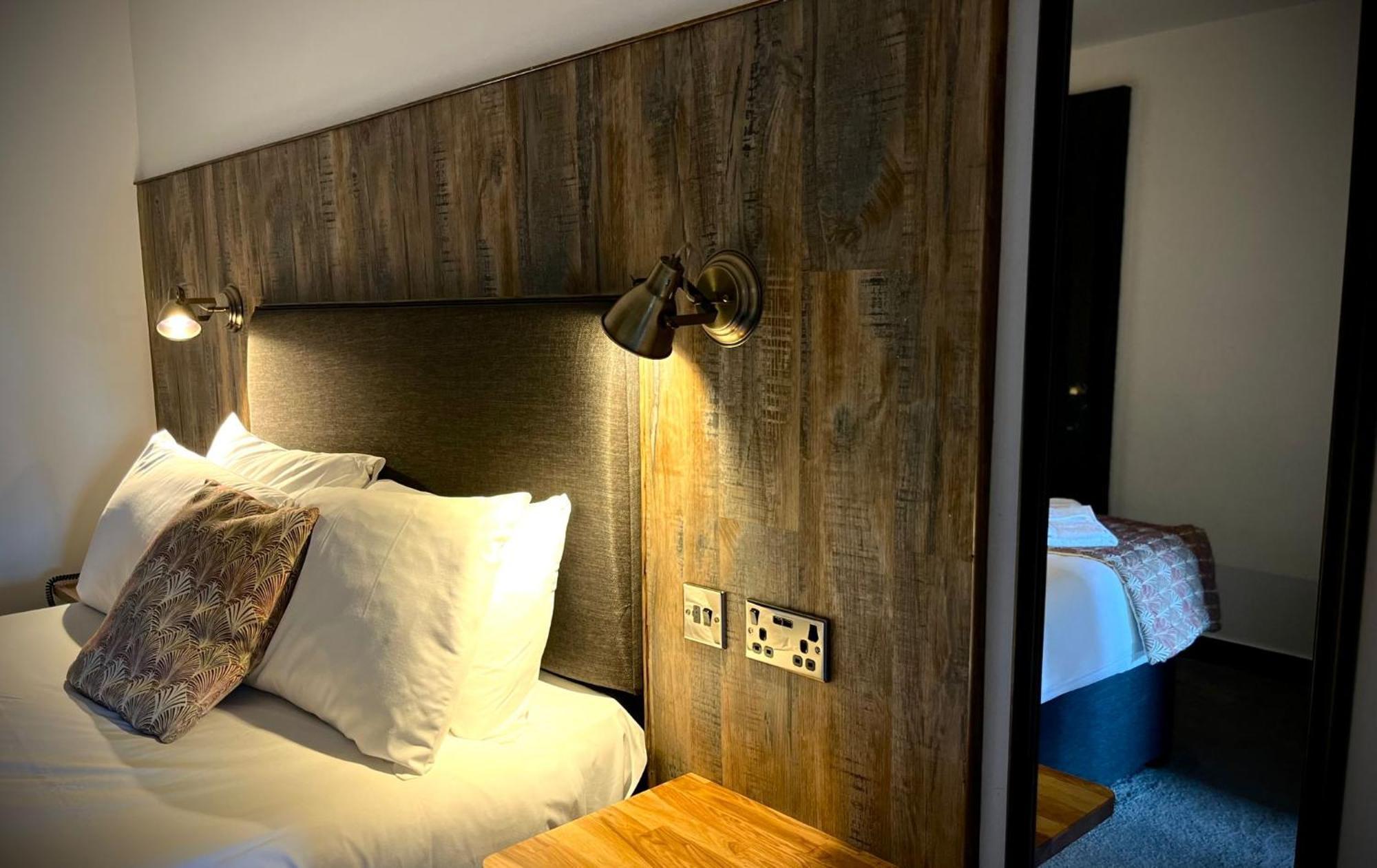Hotel The Blue Boar 3*
